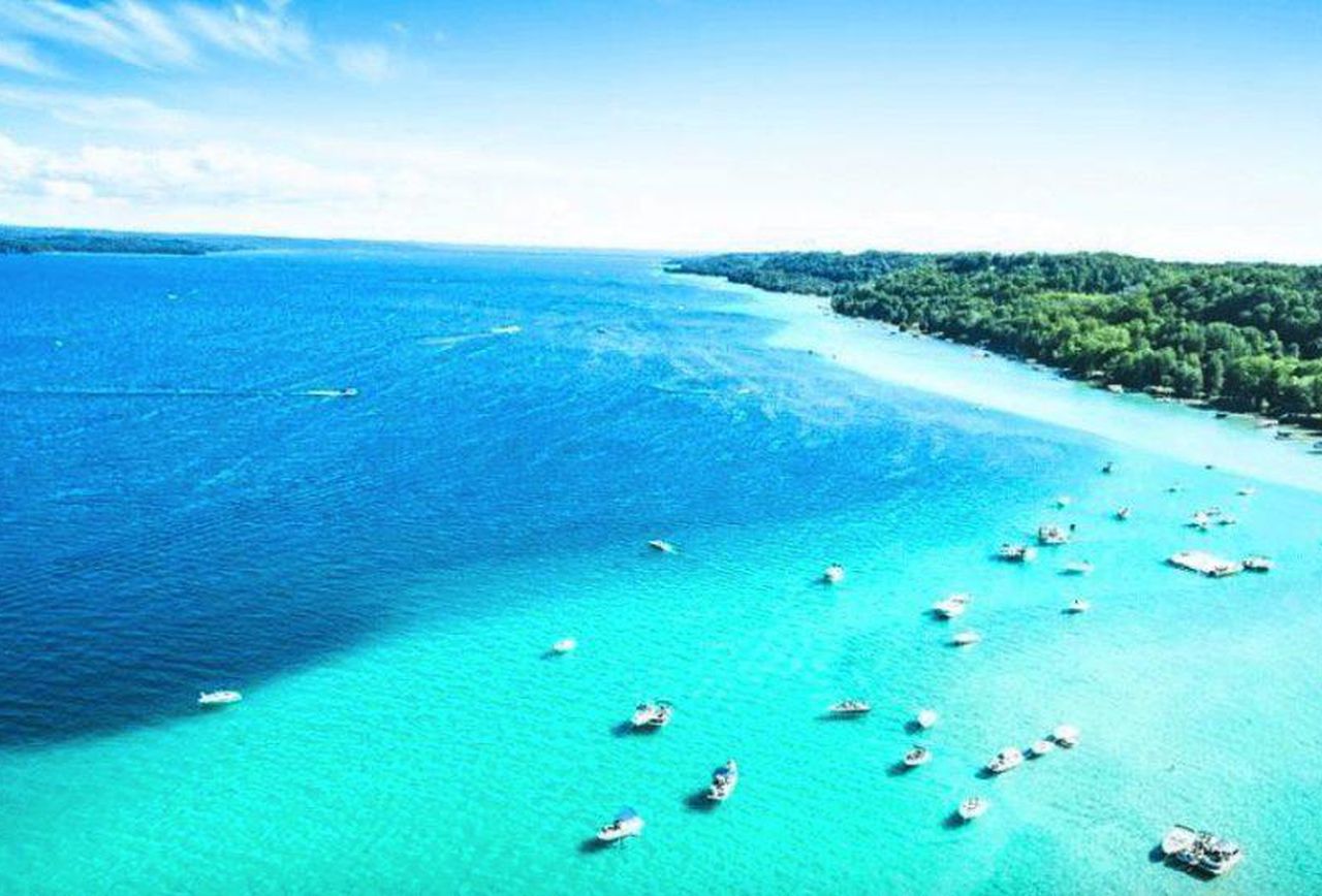 Torch Lake In Michigan Looks Like Caribbean Paradise Have You Seen It 3032