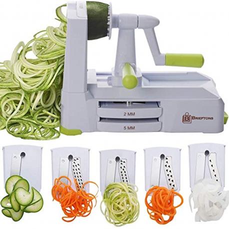 How many different blade attachments or slicing options does your spiralizer have?