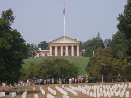 Have you been to or read about the home of General Robert E. Lee and his wife Mary Anna Randolph Custis Lee (great granddaughter of the first, first lady Martha Dandridge Custis Washington) ?