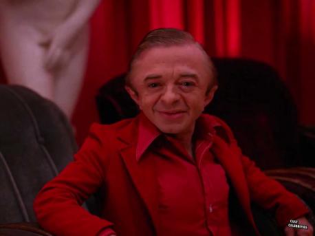 Michael J. Anderson - the Man from Another Place in Twin Peaks, he's 3 ft 7in. He also played Samson in the really good but short lived series Carnivale. You might also know him for episodes of Deep Space Nine and X-Files. The Twin Peaks series is a fave of mine, ever watched?