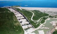 Robert-Bourassa Dam in Quebec, Canada reaches 140 meters below the surface, making it the world's largest underground plant. The dam's centerpiece is a unique staircase—each step is the size of two football fields—that sweeps water downward. Have you heard of this dam?