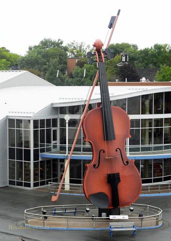 Nova Scotia - Visit the Port of Sydney and you can't miss the 60-foot fiddle and bow sitting just outside the building. And since Cape Breton is known for its longstanding Celtic culture, a fiddle is the perfect icon to feature. It also plays songs by Kinnon Beaton, a local musician. Have you ever visited this fiddle?