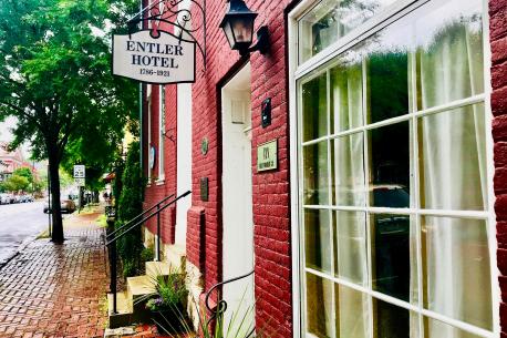 West Virginia: Historic Shepherdstown Museum - Built in 1786, the building that is now home to the Historic Shepherdstown Museum has the distinction of being the oldest site in historic Shepherdstown. While its original use was as a private home, it later became Globe Tavern and was also a part of the neighboring Entler Hotel. Have you ever visited this attraction?