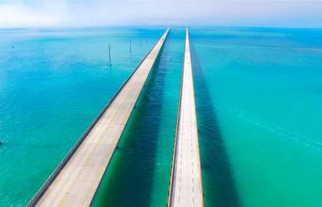 Florida: Seven Mile Bridge - Jutting into an expanse of brilliant blue, this concrete bridge seems to stretch for hundreds of miles. But, as the name suggests, it continues for just under seven, joining up the idyllic Florida Keys. The landmark is actually two separate bridges. The older of the two, completed in 1912, is closed for lengthy repairs until 2021. Have you ever visited this bridge?