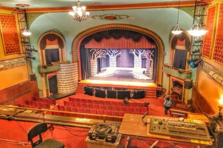 Delaware: Everett Theatre, Middletown - The Everett Theatre in Middletown features in Dead Poets Society as the location where Neil Perry makes his theatrical debut in A Midsummer Night's Dream. The coming-of-age melodrama starring Robin Williams as an inspiring, unconventional teacher in a stuffy private boys' school was a big hit when it was released in 1989. The theatre still hosts films and theatrical shows today. Sadly, another key Delaware location from the film, Beaver Valley Cave, where the society gathers for its clandestine bookworm sessions, is privately owned and inaccessible to the public. Have you watched this movie?