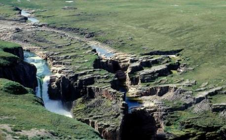 Nunavut - Kattimannap Qurlua - Wilberforce Gorge of the Hood River - Kattimannap Qurlua is an almost 200 ft tall waterfall located in the in Nunavut, Canada. The falls are one of the few major waterfalls in the world north of the Arctic Circle. Have you ever been to this waterfall?